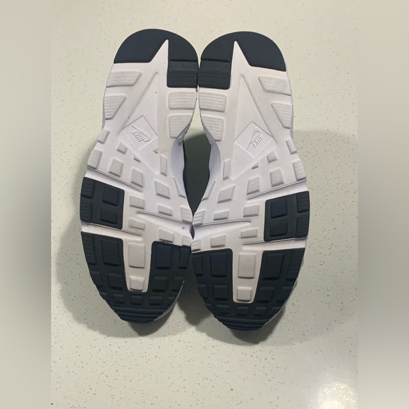 Kids Nike Huaraches - Picture 5 of 5